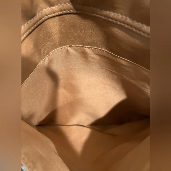 Relic Medium Size Flap Crossbody Purse Camel Brown Color NWOT - Picture 8 of 12